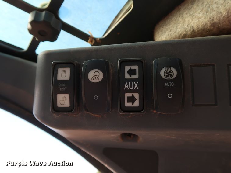 image for item DJ2417 2013 John Deere 333E  tracked skid steer loader