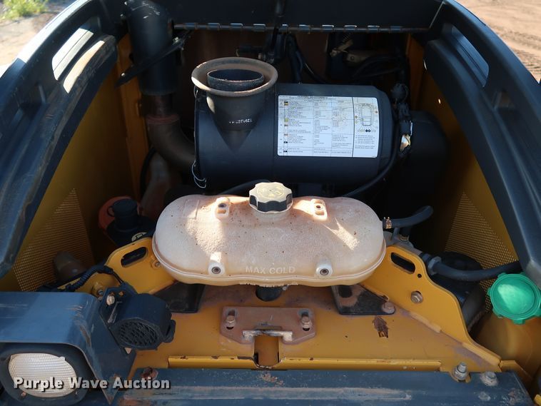 image for item DJ2417 2013 John Deere 333E  tracked skid steer loader