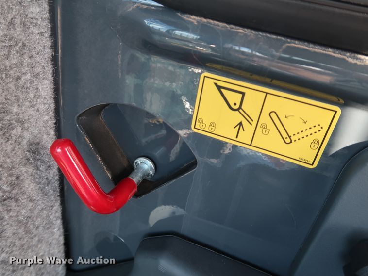 image for item DJ2418 2017 John Deere 333G  tracked skid steer loader