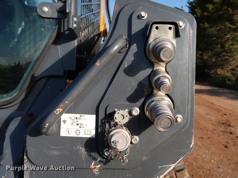 image for item DJ2418 2017 John Deere 333G  tracked skid steer loader