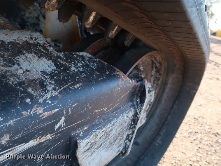 image for item DJ2418 2017 John Deere 333G  tracked skid steer loader