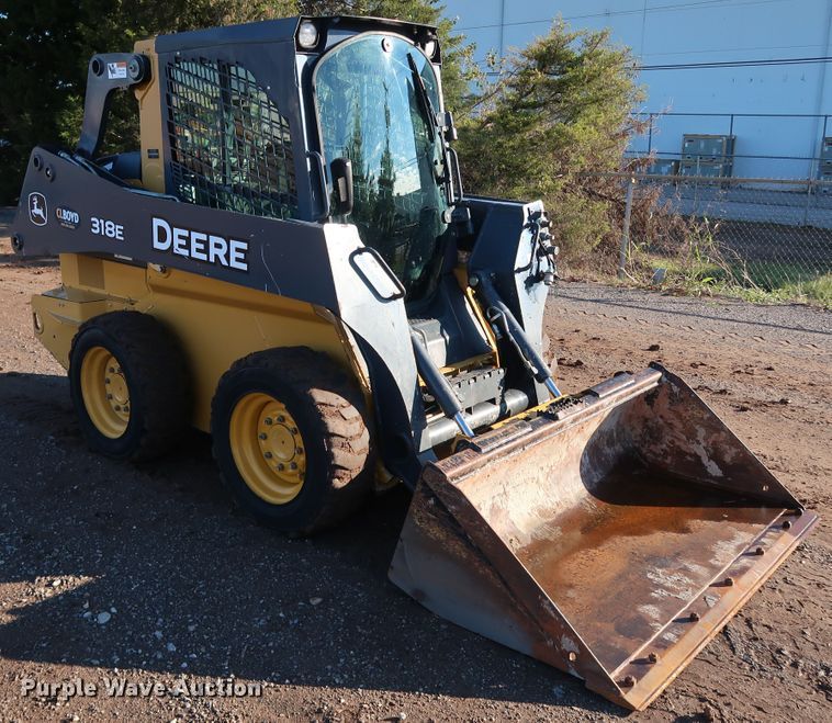 image for item DJ2419 2015 John Deere 318E  skid steer loader