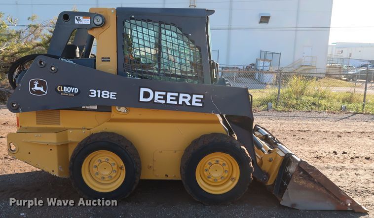 image for item DJ2419 2015 John Deere 318E  skid steer loader