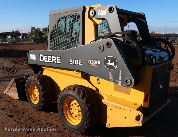 image for item DJ2419 2015 John Deere 318E  skid steer loader