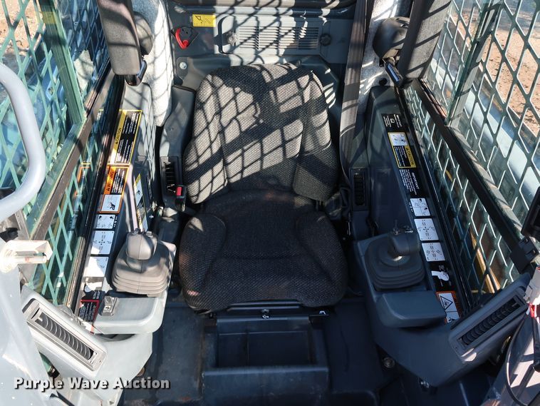 image for item DJ2419 2015 John Deere 318E  skid steer loader