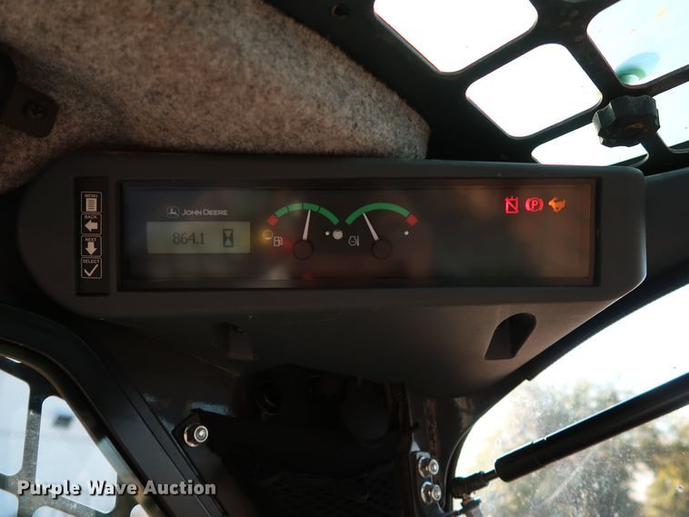 image for item DJ2419 2015 John Deere 318E  skid steer loader