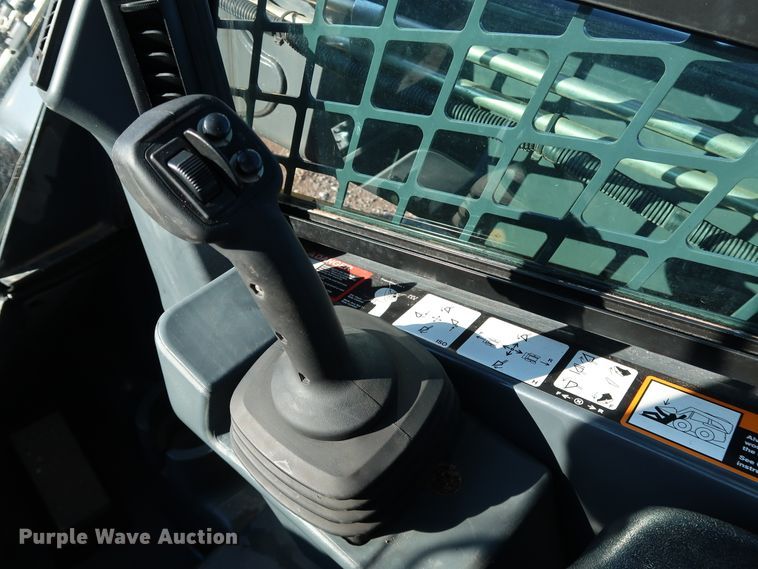 image for item DJ2419 2015 John Deere 318E  skid steer loader