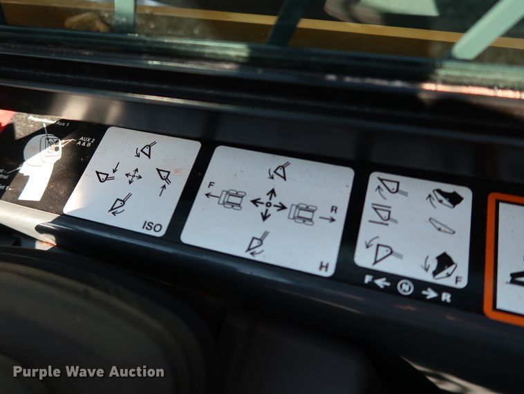 image for item DJ2419 2015 John Deere 318E  skid steer loader