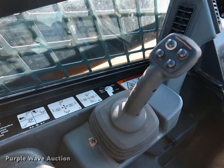 image for item DJ2419 2015 John Deere 318E  skid steer loader