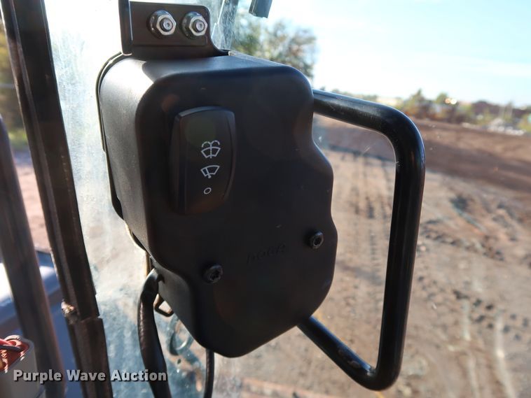 image for item DJ2419 2015 John Deere 318E  skid steer loader