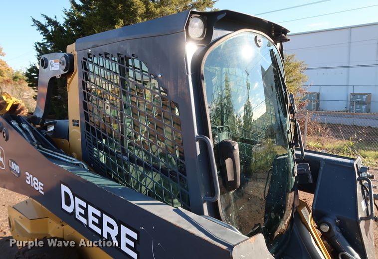 image for item DJ2419 2015 John Deere 318E  skid steer loader