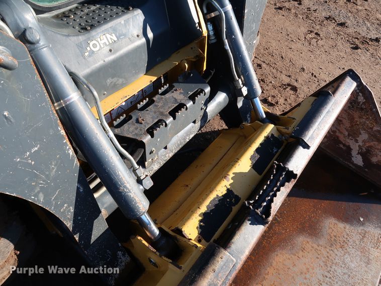 image for item DJ2419 2015 John Deere 318E  skid steer loader