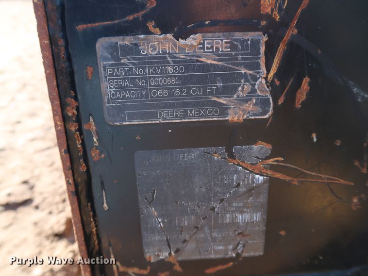 image for item DJ2419 2015 John Deere 318E  skid steer loader