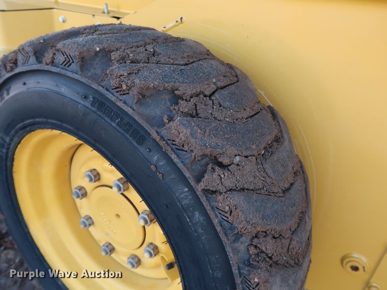 image for item DJ2419 2015 John Deere 318E  skid steer loader