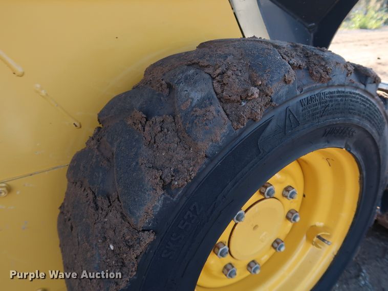 image for item DJ2419 2015 John Deere 318E  skid steer loader