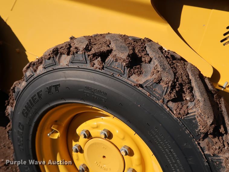 image for item DJ2419 2015 John Deere 318E  skid steer loader