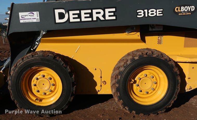 image for item DJ2419 2015 John Deere 318E  skid steer loader