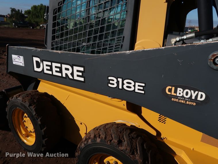 image for item DJ2419 2015 John Deere 318E  skid steer loader