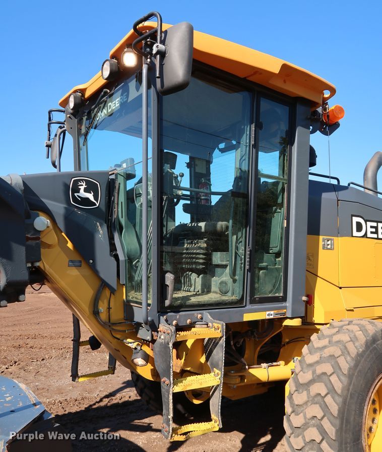 image for item DJ2420 2016 John Deere 672G  motor grader