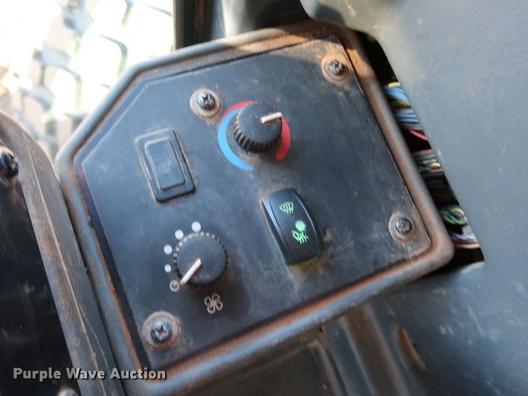 image for item DJ2420 2016 John Deere 672G  motor grader