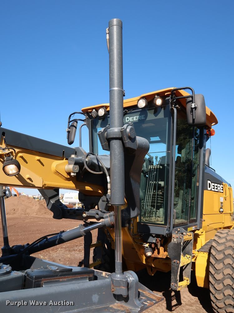 image for item DJ2420 2016 John Deere 672G  motor grader