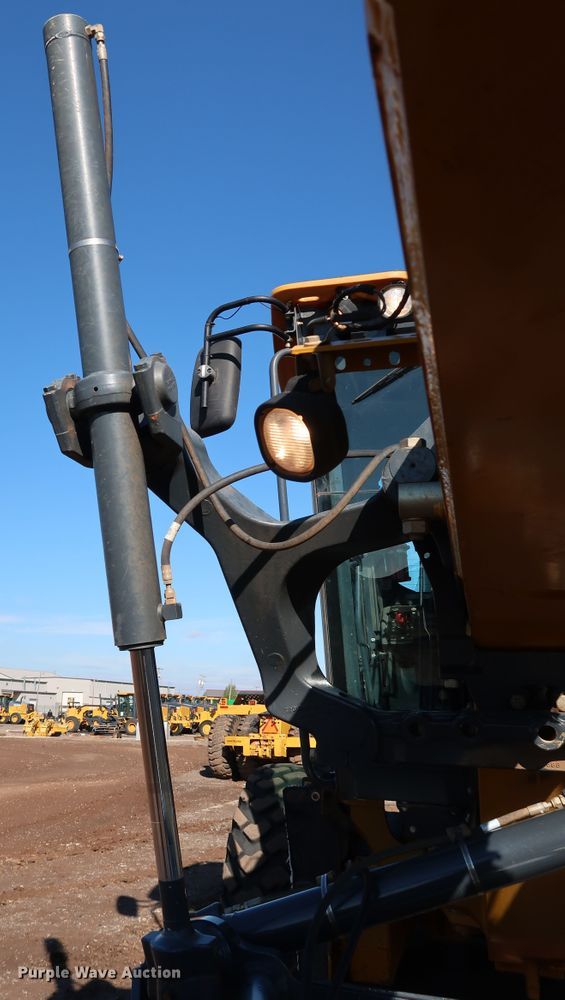 image for item DJ2420 2016 John Deere 672G  motor grader