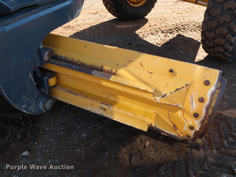 image for item DJ2420 2016 John Deere 672G  motor grader