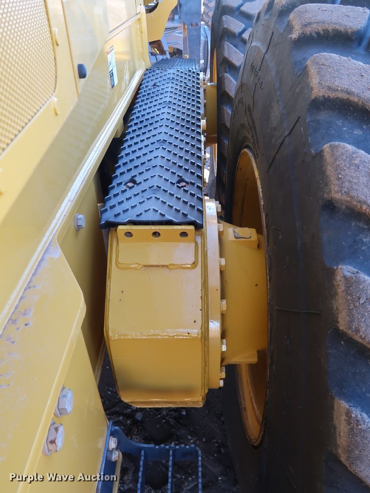 image for item DJ2420 2016 John Deere 672G  motor grader