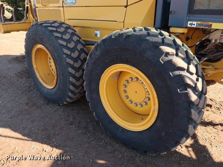 image for item DJ2420 2016 John Deere 672G  motor grader