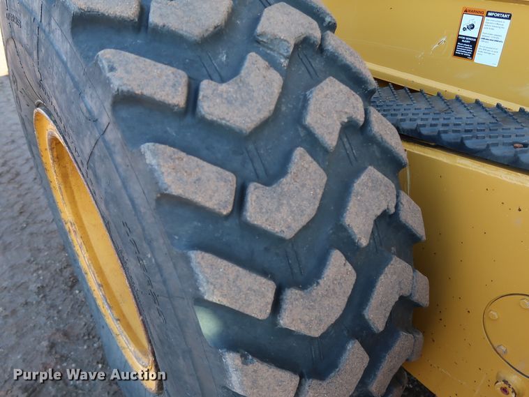 image for item DJ2420 2016 John Deere 672G  motor grader