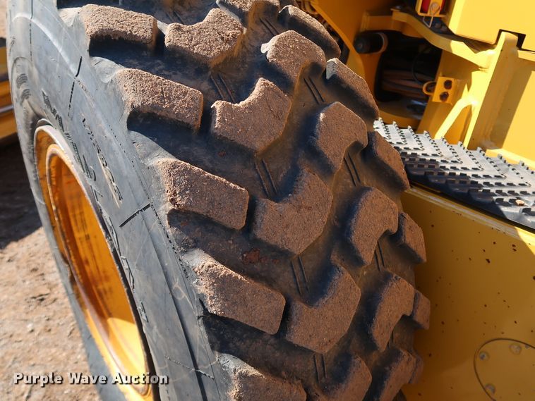 image for item DJ2420 2016 John Deere 672G  motor grader