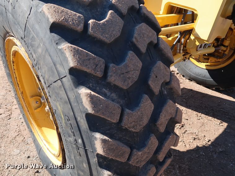 image for item DJ2420 2016 John Deere 672G  motor grader