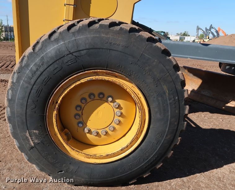 image for item DJ2420 2016 John Deere 672G  motor grader