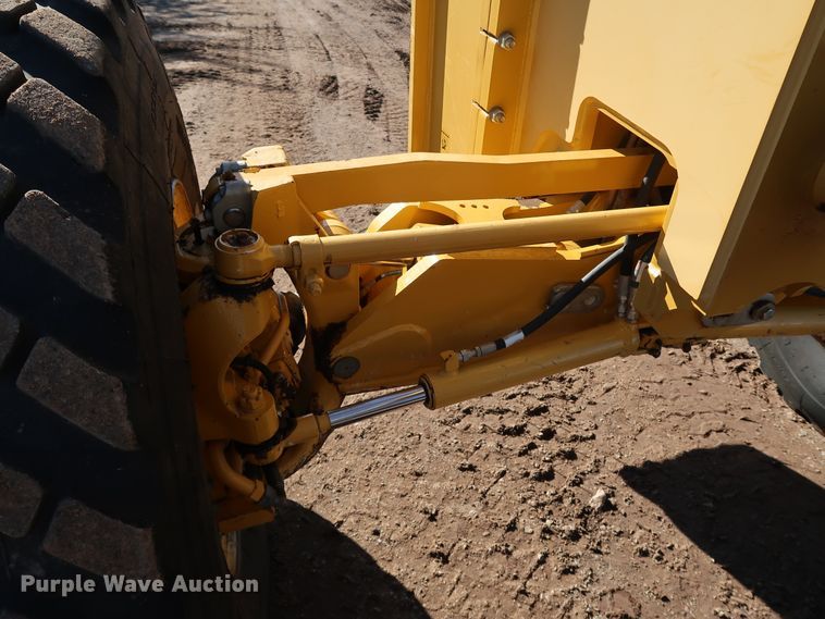 image for item DJ2420 2016 John Deere 672G  motor grader