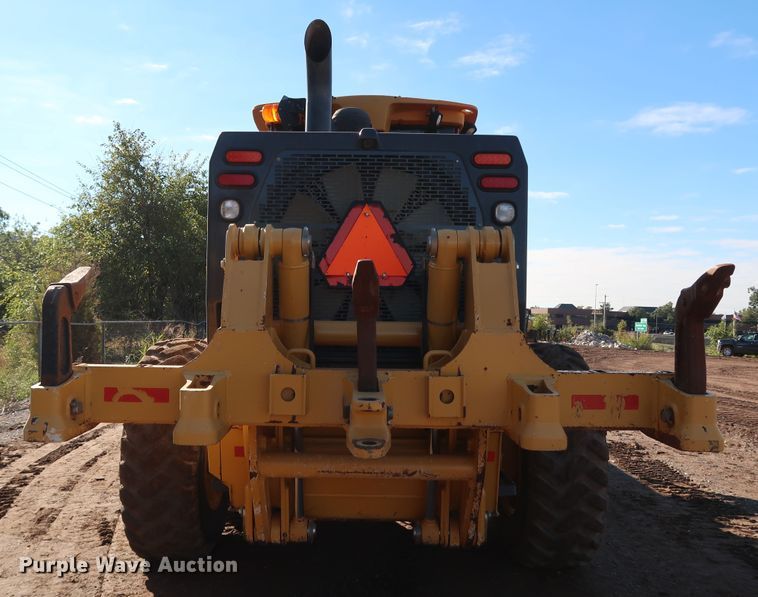 image for item DJ2421 2016 John Deere 672G  motor grader