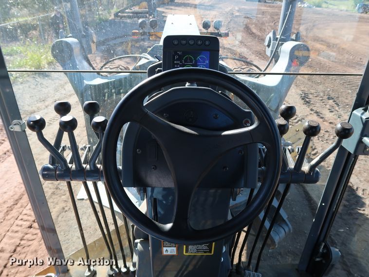 image for item DJ2421 2016 John Deere 672G  motor grader