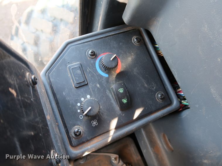 image for item DJ2421 2016 John Deere 672G  motor grader