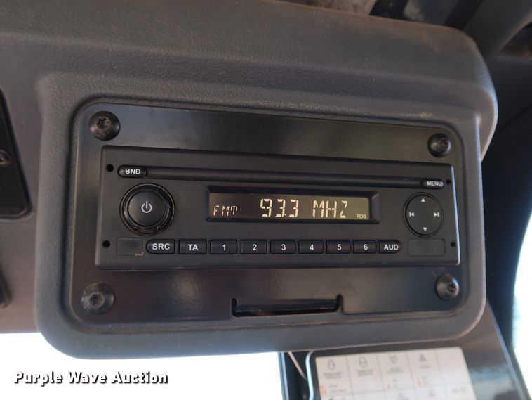 image for item DJ2421 2016 John Deere 672G  motor grader