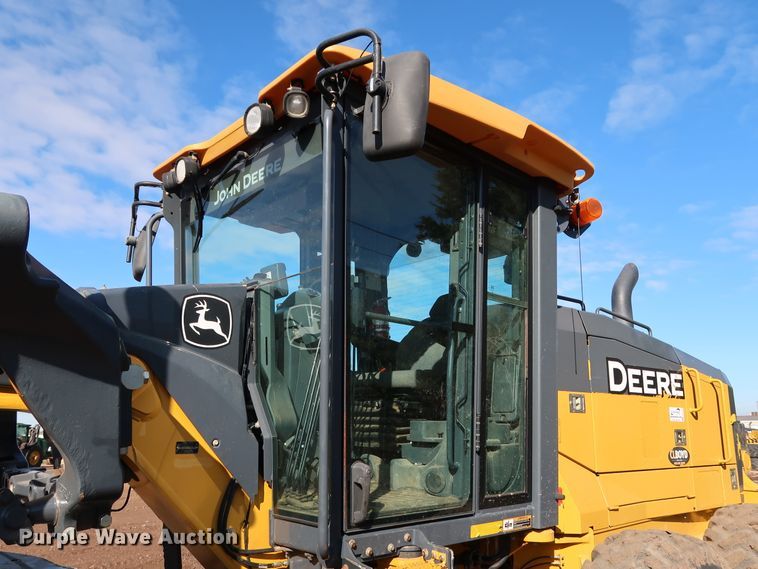 image for item DJ2421 2016 John Deere 672G  motor grader