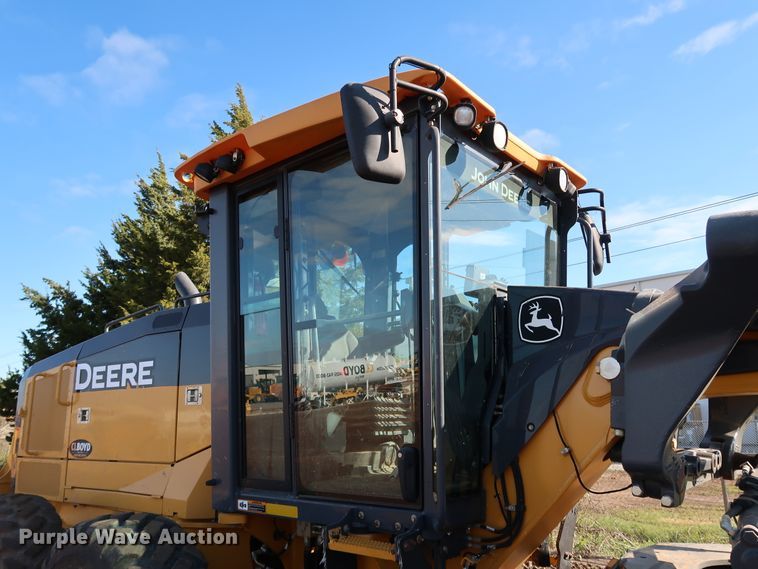 image for item DJ2421 2016 John Deere 672G  motor grader