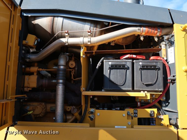 image for item DJ2421 2016 John Deere 672G  motor grader