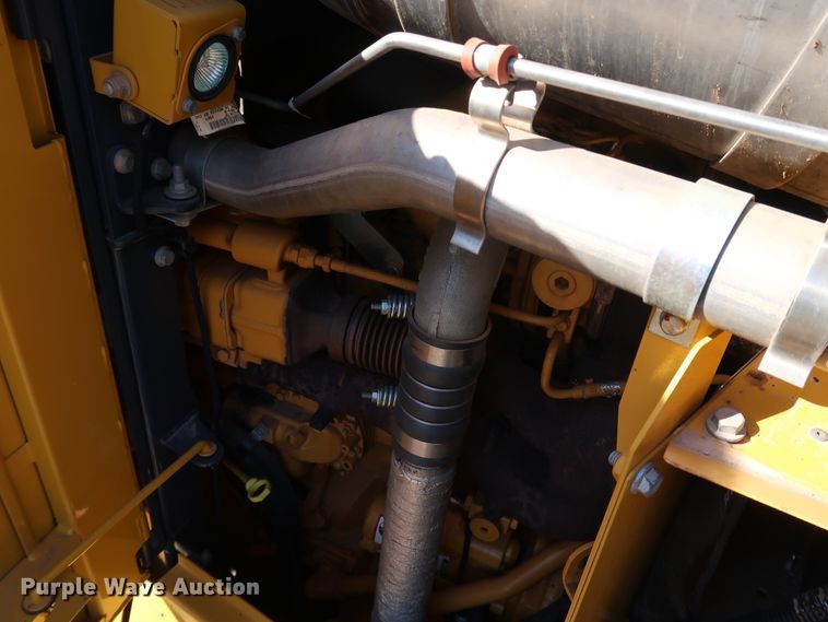 image for item DJ2421 2016 John Deere 672G  motor grader