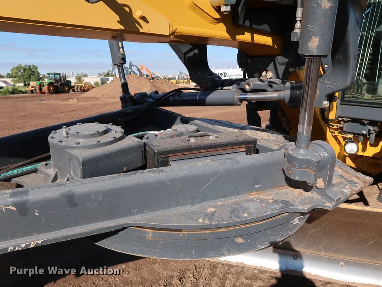 image for item DJ2421 2016 John Deere 672G  motor grader