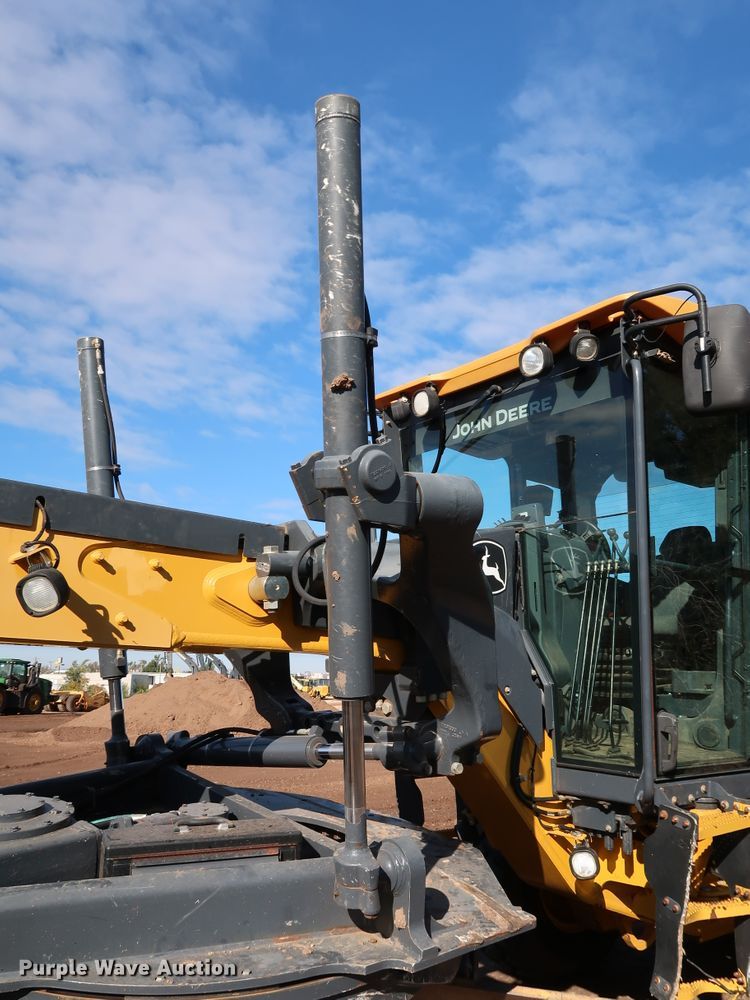 image for item DJ2421 2016 John Deere 672G  motor grader