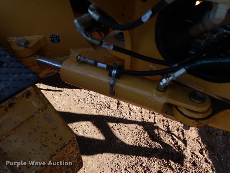 image for item DJ2421 2016 John Deere 672G  motor grader