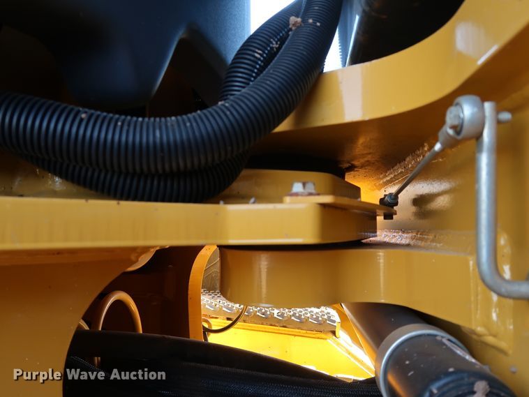 image for item DJ2421 2016 John Deere 672G  motor grader