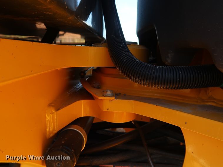 image for item DJ2421 2016 John Deere 672G  motor grader