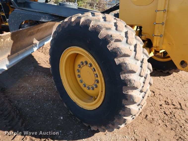 image for item DJ2421 2016 John Deere 672G  motor grader