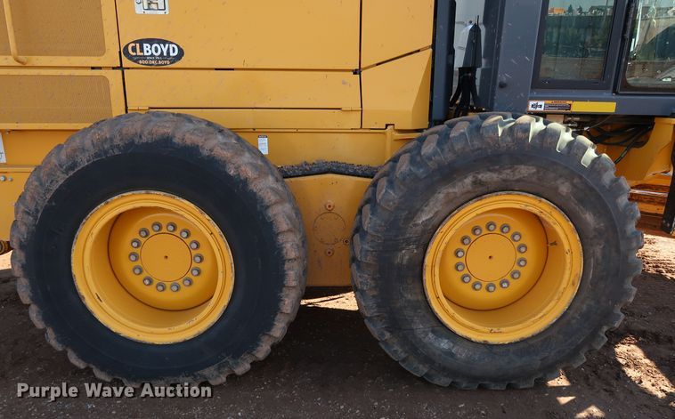 image for item DJ2421 2016 John Deere 672G  motor grader