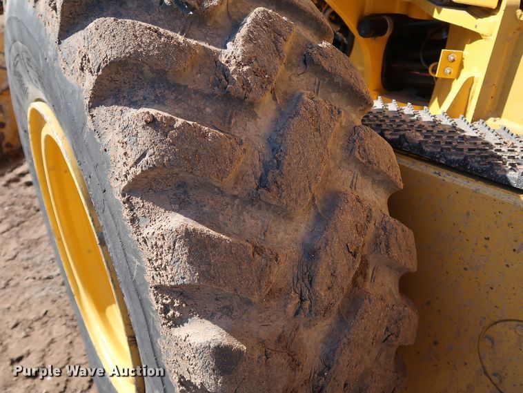 image for item DJ2421 2016 John Deere 672G  motor grader